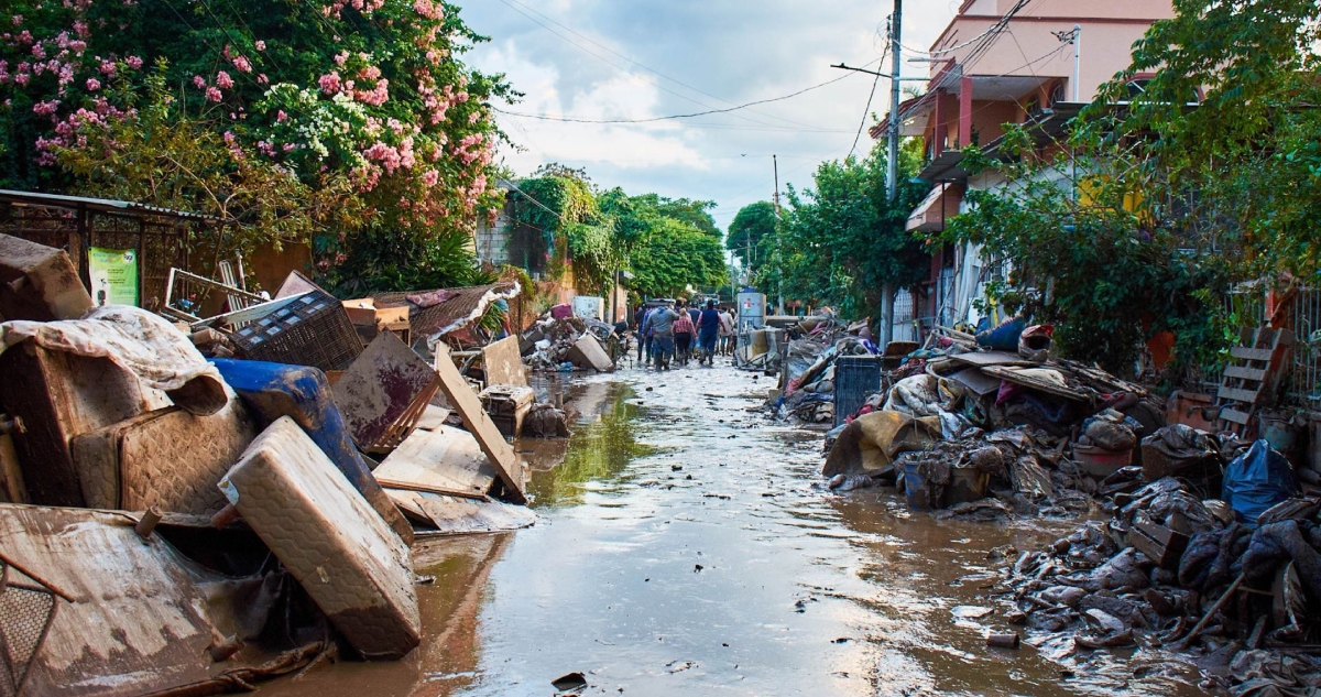 La Presidenta Claudia Sheinbaum Pardo informó que se tienen confirmados 66 muertos y 75 desaparecidos por las lluvias que devastaron a cinco estados del país.