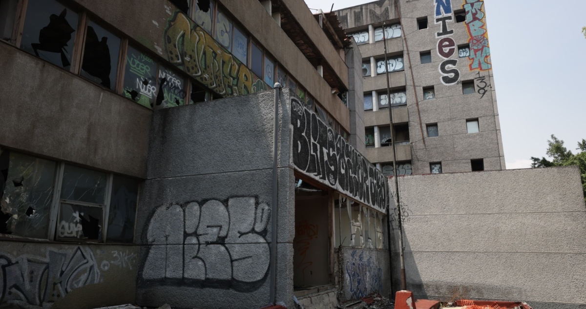 El ISSSTE reportó que durante la demolición antiguo Hospital "Dr. Gonzalo Castañeda", ubicado en Tlatelolco, Ciudad de México, halló restos óseos humanos.