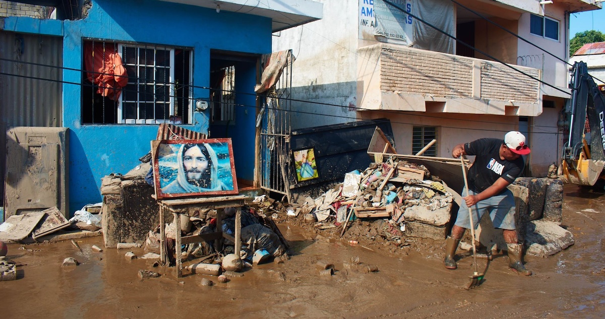 La Jefa de Gobierno de CdMx anunció que enviará apoyo a las comunidades de Veracruz más afectadas por las lluvias y se abrirán centros de acopio en la ciudad.