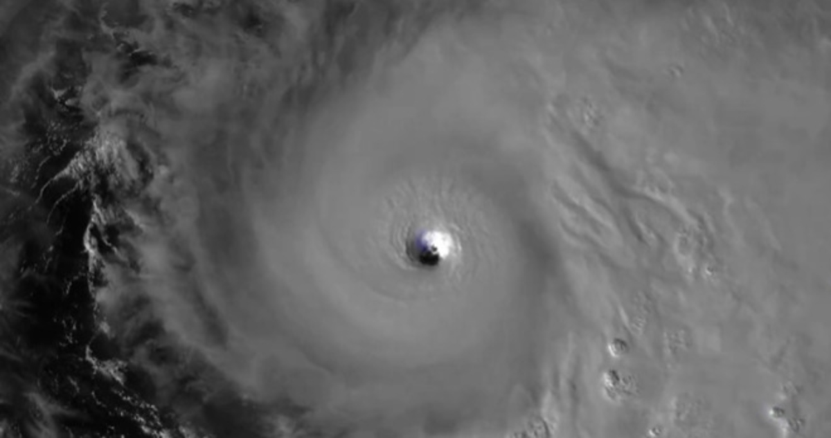 El huracán "Melissa" alcanzó la categoría 5 mientras se aproxima peligrosamente a Jamaica, informó el Centro Nacional de Huracanes de Estados Unidos (NHC).