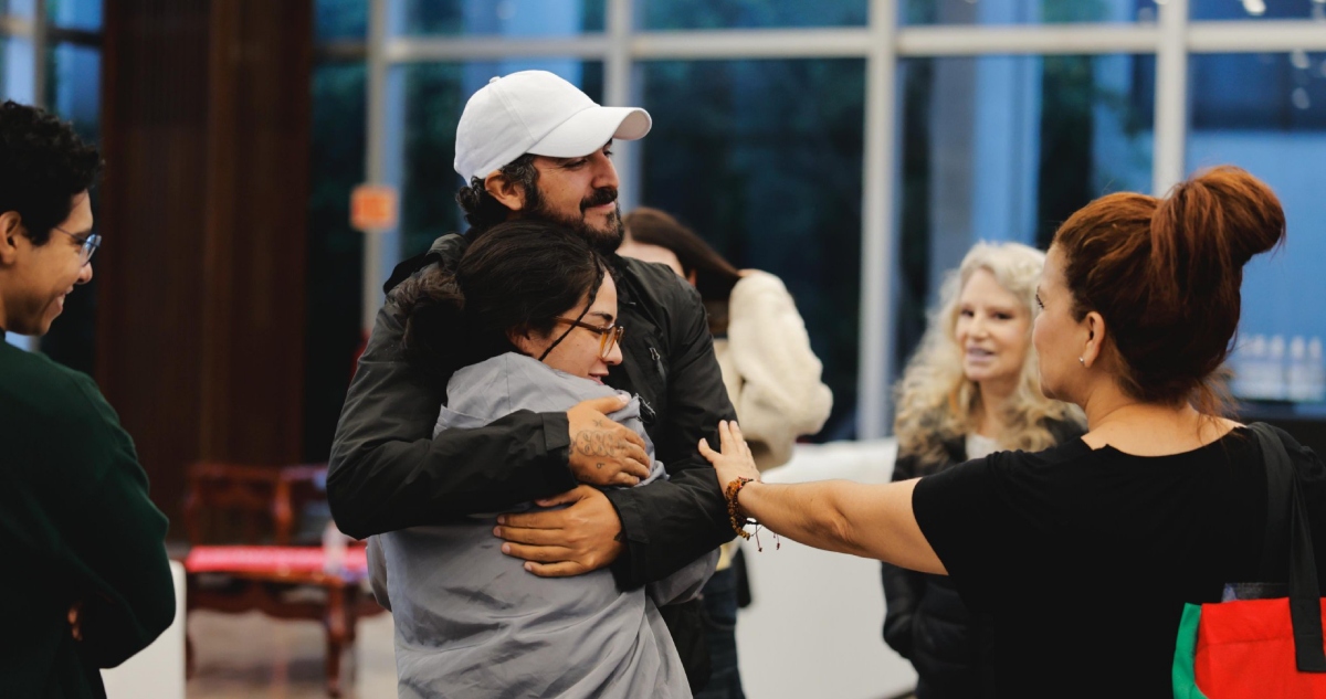 Después de haber estado detenidos en Israel, los seis mexicanos de la Global Sumud Flotilla llegaron a la CdMx en un vuelo procedente de Estambul, Turquía.