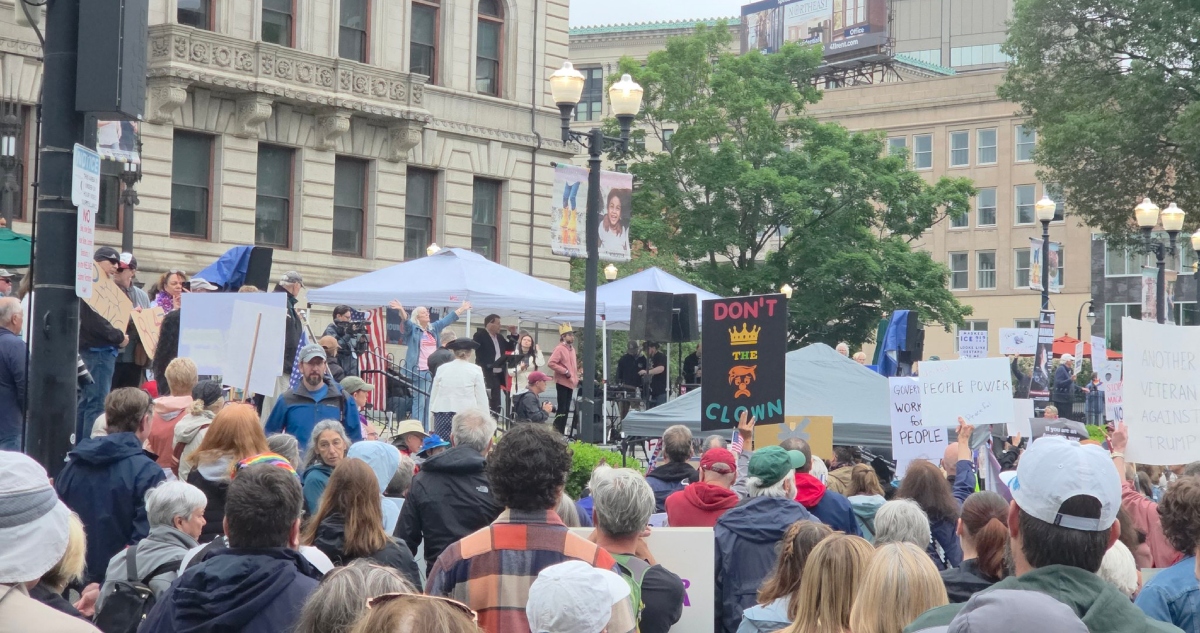 La jornada de acción “No Kings” anunciada para el sábado 18 de octubre superó las dos mil 110 protestas y manifestaciones locales en los 50 estados.