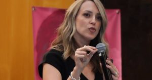 La dirigencia nacional del PAN le pagó 562 mil 600 pesos a la “entrenadora de discurso, medios y debate” Paulina Amozurrutia Navarro, con el fin proporcionar una metodología de “formación y seguimiento de los voceros, con entrenamientos intensivos y un acompañamiento detallado”.