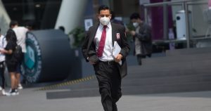 La reducción de la jornada laboral a 40 horas semanales podría destrabarse. La Presidenta Claudia Sheinbaum informó que la STPS presentará una propuesta formal.