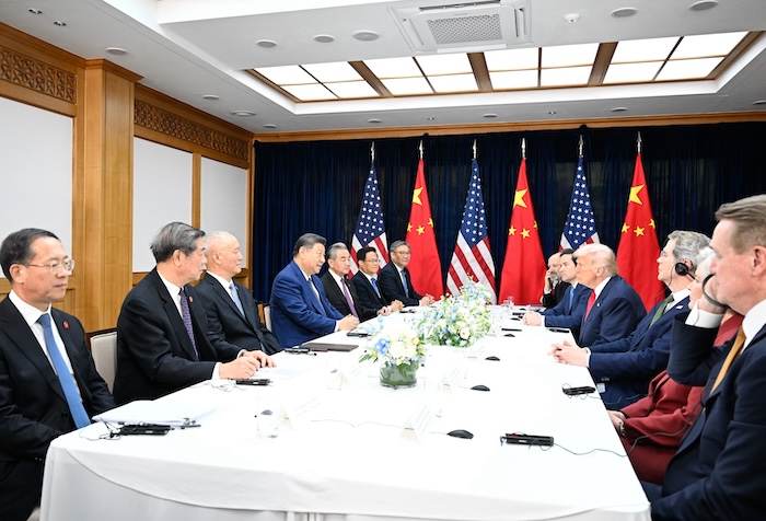 Donald Trump and Xi Jinping, presidents of the US and China, reached several agreements on tariffs and rare earths during their meeting in South Korea.