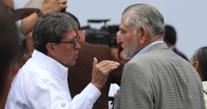 Claudia Sheinbaum negó que existiera algún mensaje político detrás de cómo fueron ubicados los principales liderazgos de la 4T durante su mensaje en el Zócalo.