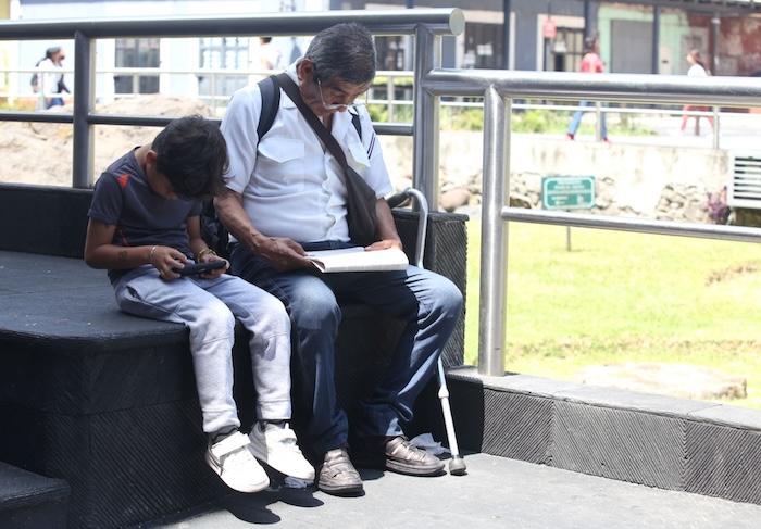 La Policía Cibernética de la CdMx advirtió que las herramientas de IA, como Google Gemini, no son aptas para menores, ya que los exponen a distintos riesgos.