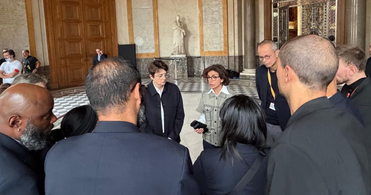 La Ministra de Cultura de Francia, Rachida Dati, confirmó un robo en el Museo del Louvre y ordenó el cierre provisional del recinto tras la sustracción.
