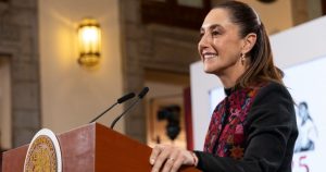 Claudia Sheinbaum -cuestionada sobre Dina Boluarte- reiteró la postura del Gobierno de México de que la destitución de Pedro Castillo fue un golpe de Estado.