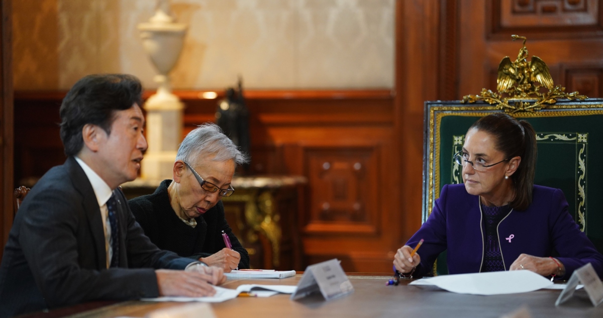 Claudia Sheinbaum sostuvo una reunión con el director ejecutivo de la automotriz japonesa Mazda, Masahiro Moro, para conversar sobre futuras inversiones.
