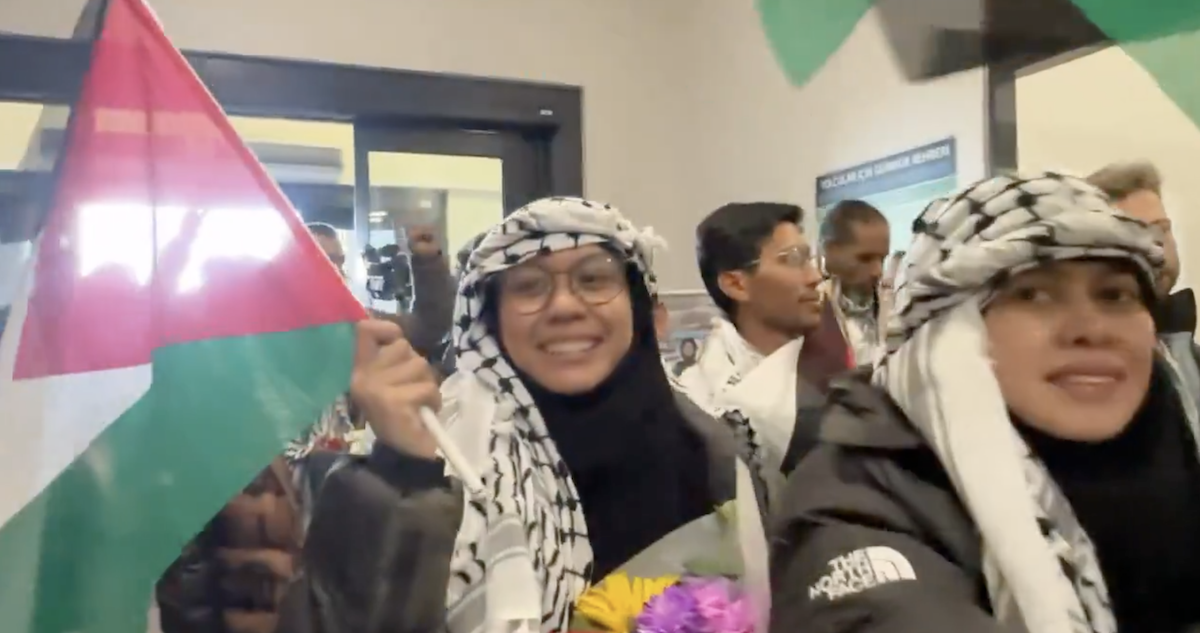 Un total de 137 activistas de la Global Sumud Flotilla que fueron detenidos por Israel cuando llevaban ayuda humanitaria a Gaza aterrizaron en Turquía.