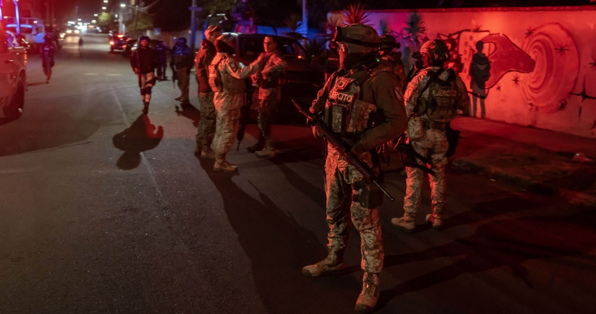 Como terrorismo es como investigarán el ataque con explosivos desde tres drones la noche del miércoles 15 de octubre en las instalaciones de la FGE en Tijuana.