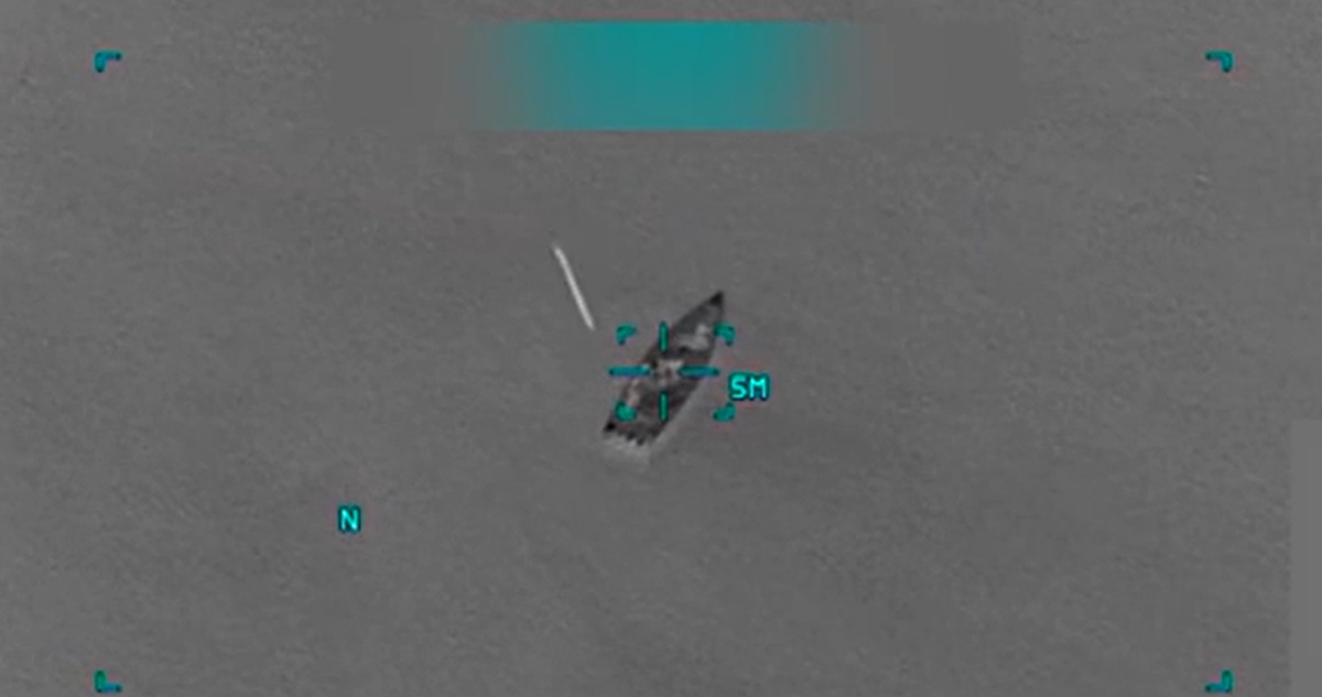 El Presidente Donald Trump anunció un ataque militar contra una embarcación presuntamente vinculada al narcotráfico y al terrorismo, frente a Venezuela.