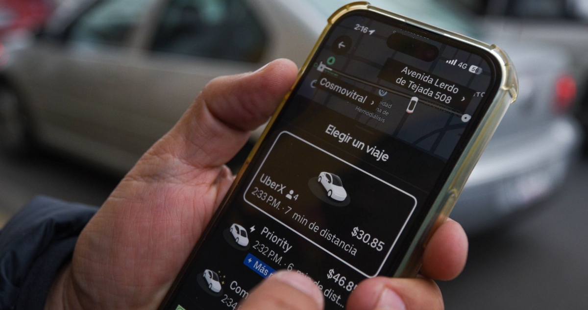 La SICT aclaró que las empresas prestadoras de servicios de transporte mediante aplicaciones, no cuentan con la autorización para operar en aeropuertos.