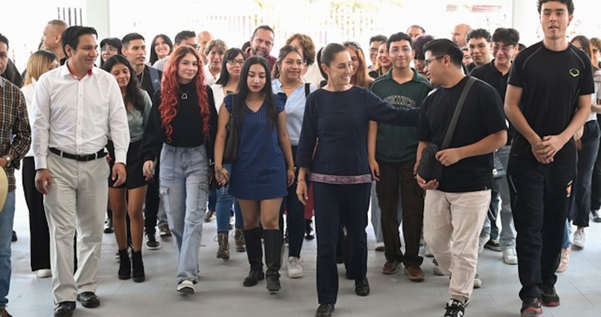 La Presidenta Sheinbaum inauguró un plantel de la Universidad Rosario Castellanos en Chalco y dijo que habrá 350 mil nuevos espacios en universidades.