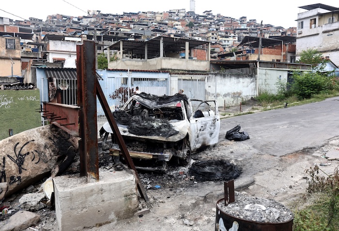 Un operativo lanzado por el Gobernador bolsonarista de Río de Janeiro, Brasil, dejó más de un centenar de muertes; acusan que fue una "masacre" en las favelas.