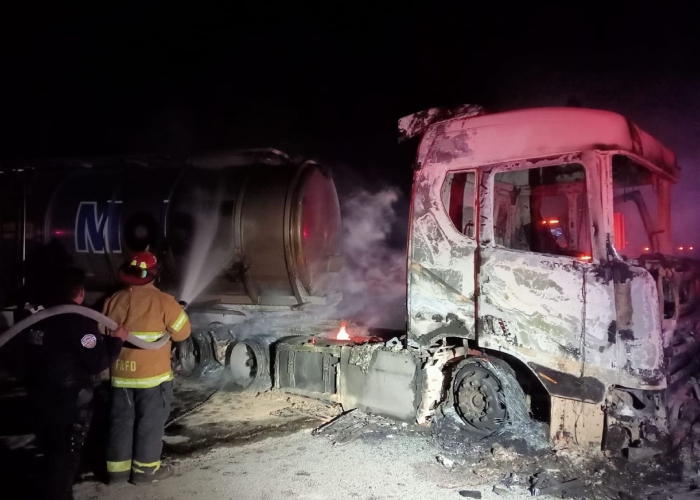 El estado de Zacatecas amaneció este viernes con bloqueos carreteros en 12 municipios cometidos por presuntos integrantes de bandas criminales.