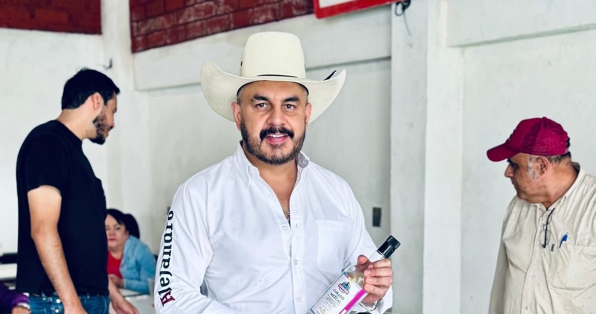 Alejandro Correa Gómez, expresidente municipal de Zinapécuaro, fue reportado como desaparecido, por lo que la FGE de Michoacán emitió una ficha de búsqueda.