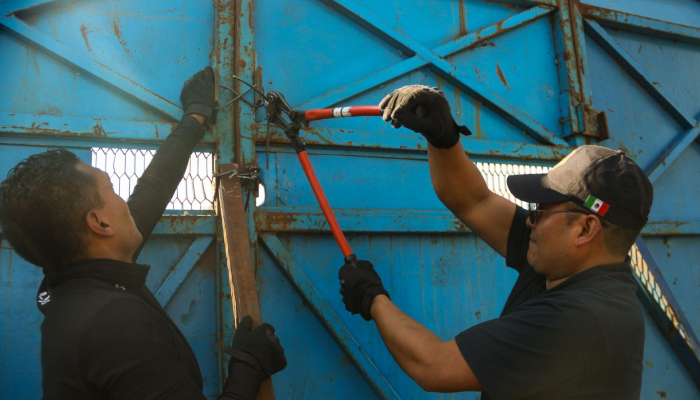 They wall off the National Palace by maarcha of Gen Z