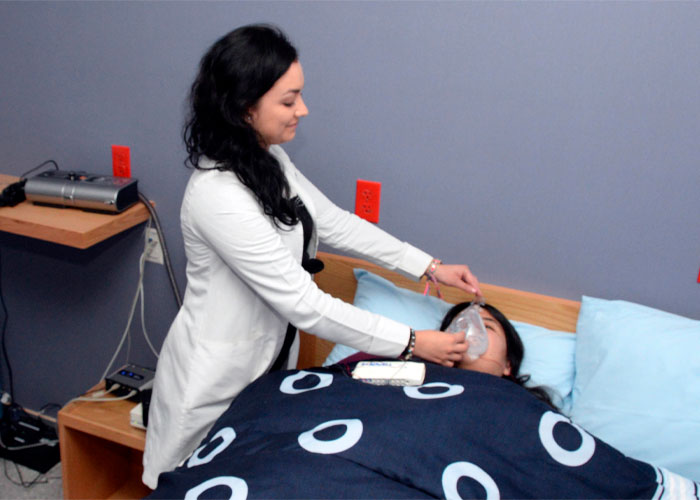 Estudio revela que la apnea del sueño sin tratar eleva el riesgo de desarrollar Parkinson