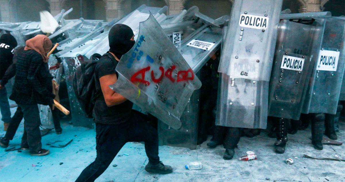 El "bloque negro" es una táctica de lucha que derecha e izquierda han usado: Illades