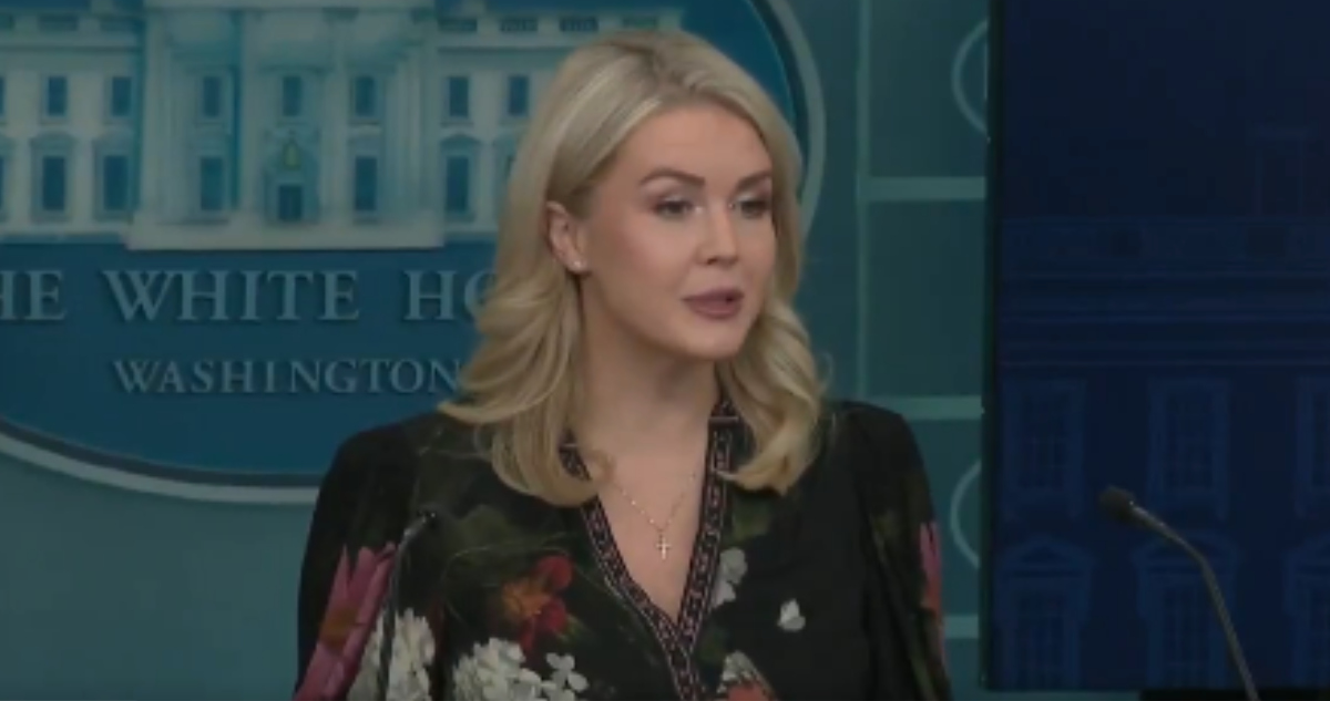 - Karoline Leavitt, portavoz de la Casa Blanca, aseguró este martes que el Presidente de Estados Unidos, Donald Trump, le tiene mucho respeto a Claudia Sheinbaum Pardo como Presidenta de México.