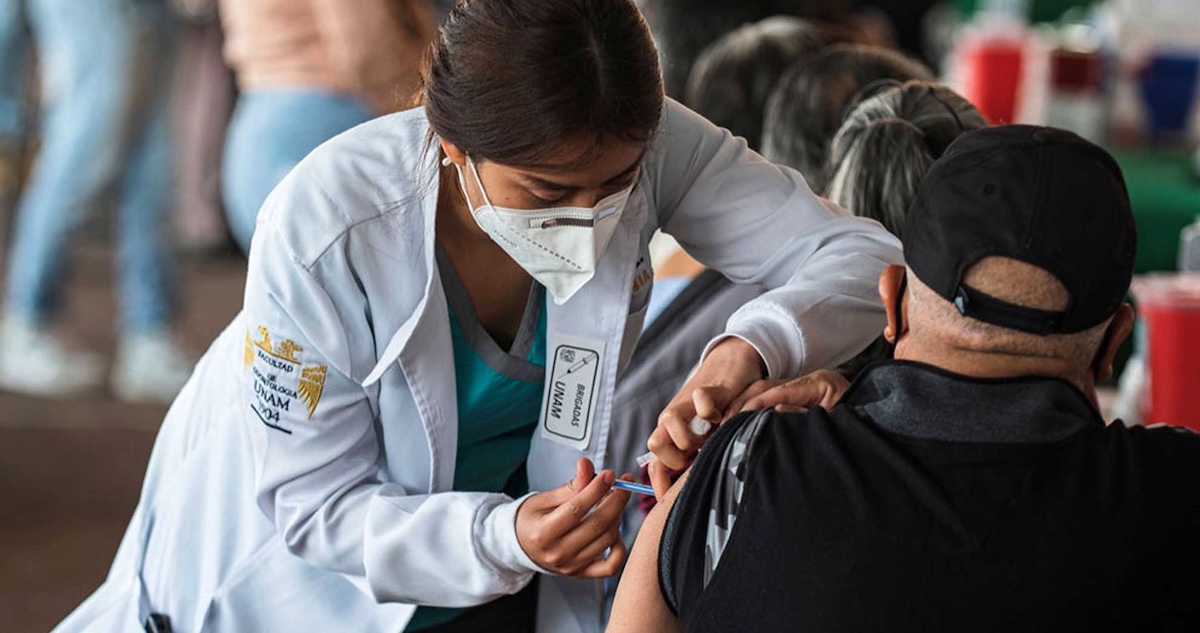 La UNAM abrirá un Mega Centro de Vacunación dentro de CU, con el fin de que la población pueda vacunarse contra enfermedades comunes de la temporada invernal.