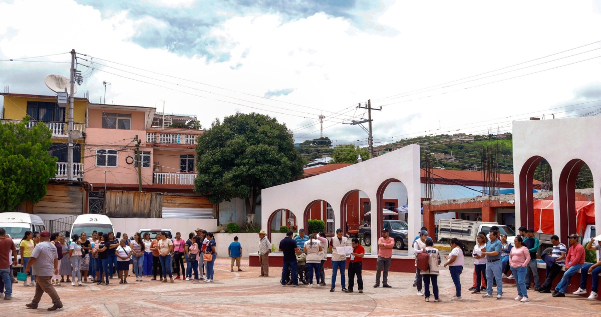 El director de Desarrollo Rural del Gobierno Municipal de Leonardo Bravo (Chichihualco), Rafael Encarnación Ramírez, fue asesinado a balazos la tarde de ayer.