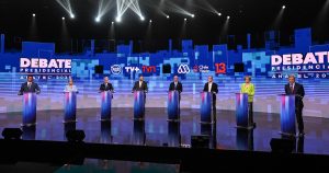 Más de 15.77 millones de personas están convocadas a votar este domingo en las primeras elecciones presidenciales de Chile con participación obligatoria.