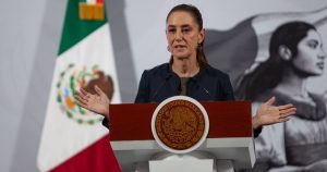 La Presidenta Sheinbaum respondió a Felipe Calderón luego de que dijera que al finalizar su sexenio, se permitió que los grupos criminales “volvieran a crecer”.