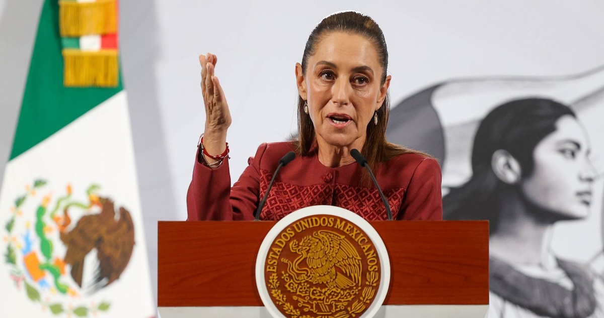 La Presidenta Claudia Sheinbaum advirtió que si Perú entra a la Embajada de México para detener a Betssy Chávez estaría violando las leyes internacionales.