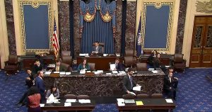 Ocho senadores demócratas votaron con los republicanos para poner fin al cierre de gobierno y desataron la molestia de los más jóvenes del partido.