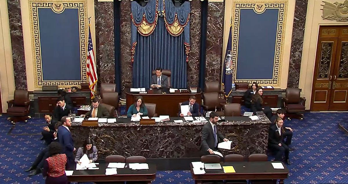 Ocho senadores demócratas votaron con los republicanos para poner fin al cierre de gobierno y desataron la molestia de los más jóvenes del partido.