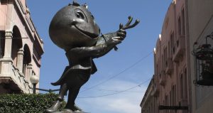 A sus 91 años Cri-Cri ha probado ser consistente, reconoció Tiburcio Gabilondo, hijo de Francisco Gabilondo Soler, el creador del grillito cantor. Foto: Cuartoscuro.