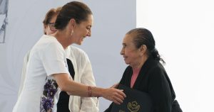 La Presidenta Claudia Sheinbaum dijo que la inflación está controlada; se mantendrá aumentará el salario mínimo y habrá una reducción del precio de la gasolina.