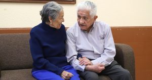 Parea de la tercera edad en el IMSS