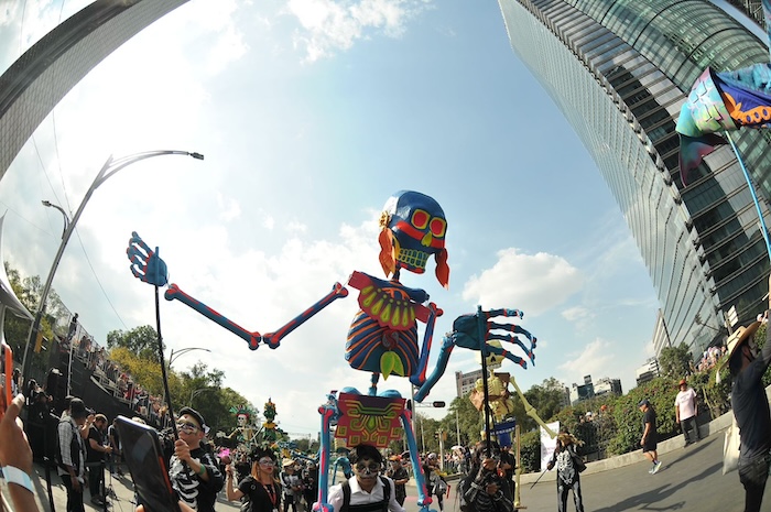 Las principales calles de la CdMx se llenaron con cientos de coloridas calaveras con motivo del Gran Desfile del Día de Muertos 2025.