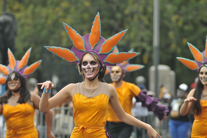 Las principales calles de la CdMx se llenaron con cientos de coloridas calaveras con motivo del Gran Desfile del Día de Muertos 2025.