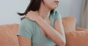 Un estudio señala que nuestro cerebro mapea en el cuerpo la sensación del dolor cuando lo observamos en una película aunque no lo experimentos físicamente.