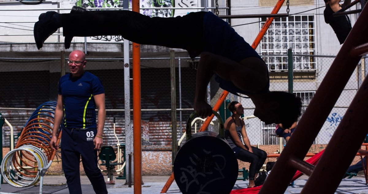 Jóvenes realizan ejercicio