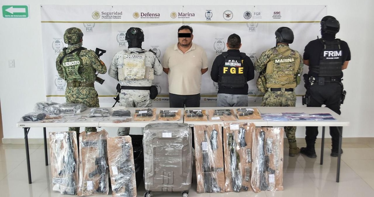 La Fiscalía de Quintana Roo informó la detención de Ernesto Guadalupe "N", alias "El Rayo", presunto líder del CJNG en Playa del Carmen.