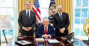 El Secretario del Tesoro de EU anunció que el gobierno recortará los beneficios fiscales para migrantes y además elevará la revisión de las remesas.