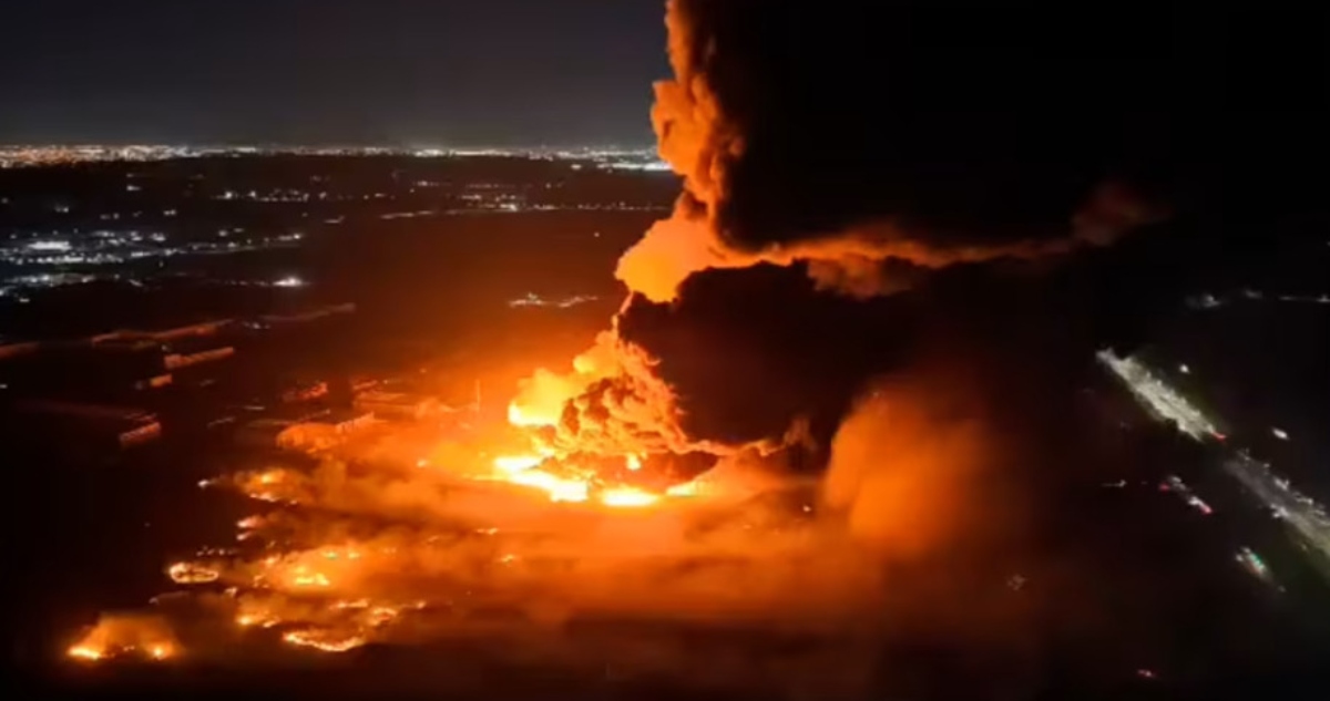 Una fuerte explosión en una planta química sacudió este viernes la provincia de Ezeiza, Argentina, hasta el momento se reportan 20 personas lesionadas.
