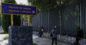 La Facultad de Ciencias Políticas y Sociales (FCPyS) de la Universidad Nacional Autónoma de México (UNAM) informó el viernes que el Consejo Técnico de la institución tomó la decisión de continuar las clases en línea el resto del semestre.