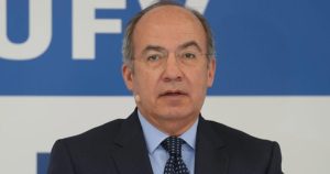 Felipe Calderón Hinojosa advirtió que el crimen organizado en América Latina está reemplazando funciones del Estado, como la justicia y la recaudación fiscal, y cuestionó a Sheinbaum sin nombrarla.