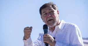 Fernández Noroña retó a Salinas Pliego a encabezar la próxima marcha convocada por la supuesta "Generación Z".