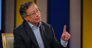 Gustavo Petro acusó al Senador de Estados Unidos (EU), Bernie Moreno, de "fraguar" un plan junto con las autoridades de dicho país para encarcelarlo.
