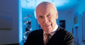James Watson, biólogo estadounidense que fue uno de los descubridores de la secuencia del ADN, falleció a los 97 años de edad.