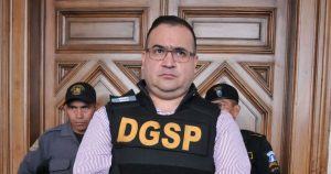 El exgobernador de Veracruz, Javier Duarte de Ochoa, ha gozado de múltiples privilegios en prisión, reveló el Fiscal Manuel Granados Quiroz en una audiencia.