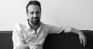 ENTREVISTA ¬ El humor resuelve las contradicciones de la vida: José Casas-Alatriste